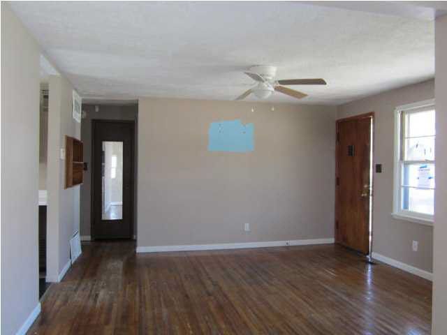 633 W 44th, Wichita, KS 67217