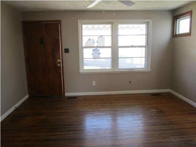 633 W 44th, Wichita, KS 67217