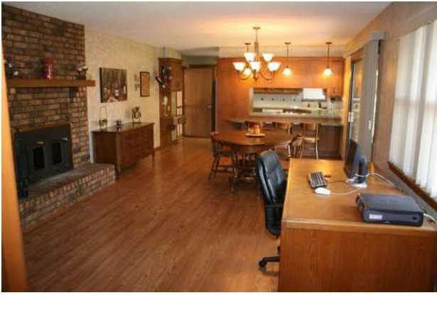 718 N Surrey Ln, Maize, KS 67101