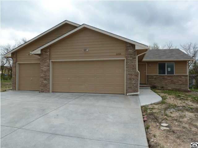 2233 E Highridge St, Park City, KS 67219