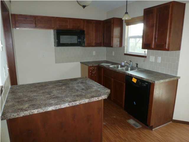 2233 E Highridge St, Park City, KS 67219