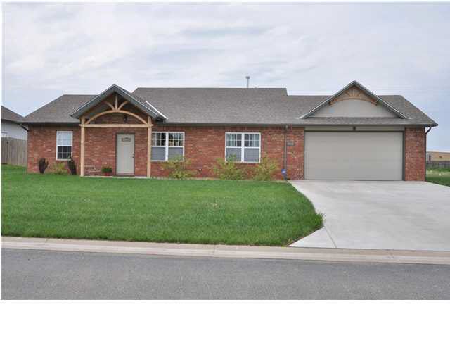 1015 E 7th, Douglass, KS 67039