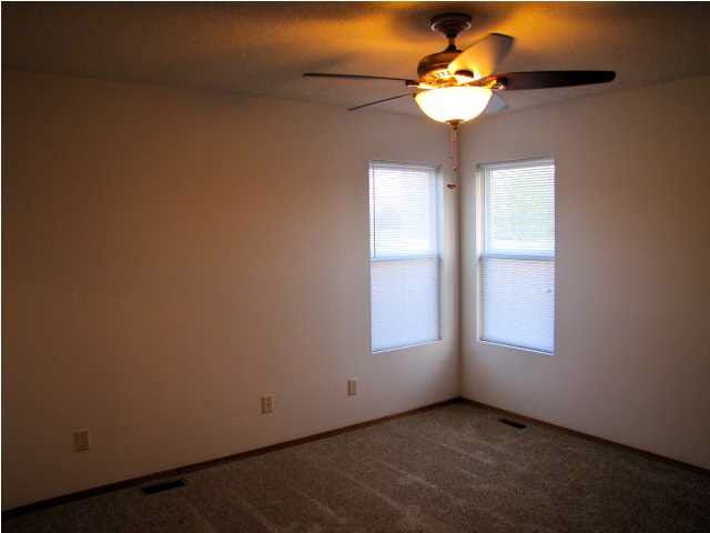 2113 E Summerset St, Derby, KS 67037