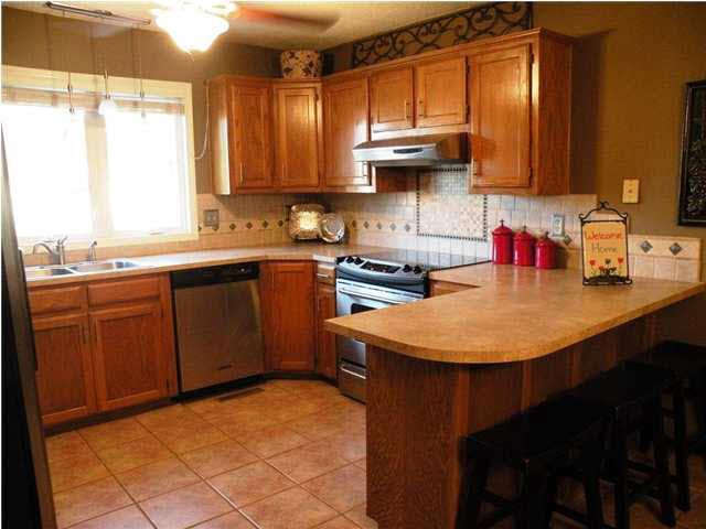 807 N Parkridge, Wichita, KS 67212