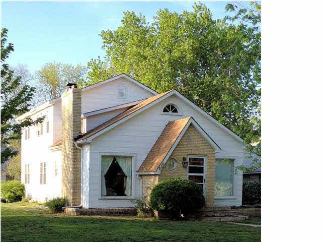 930 W 1st, El Dorado, KS 67042