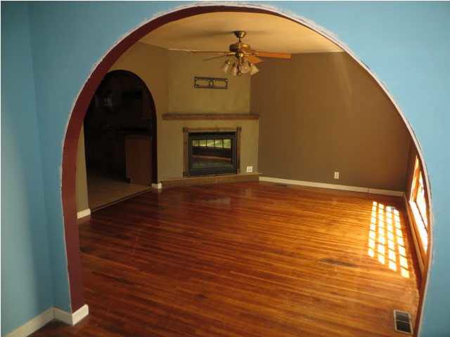 540 E Emery #181250858, Mulvane, KS 67110