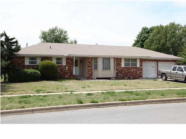 6841 E Farmview Ln, Wichita, KS 67206