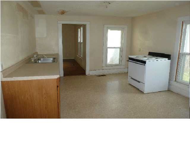 424 N Walnut St, Newton, KS 67114