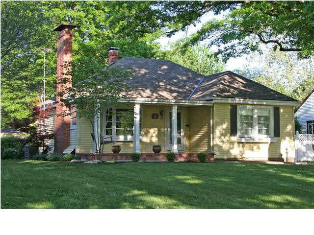 206 S Pinecrest St, Wichita, KS 67218