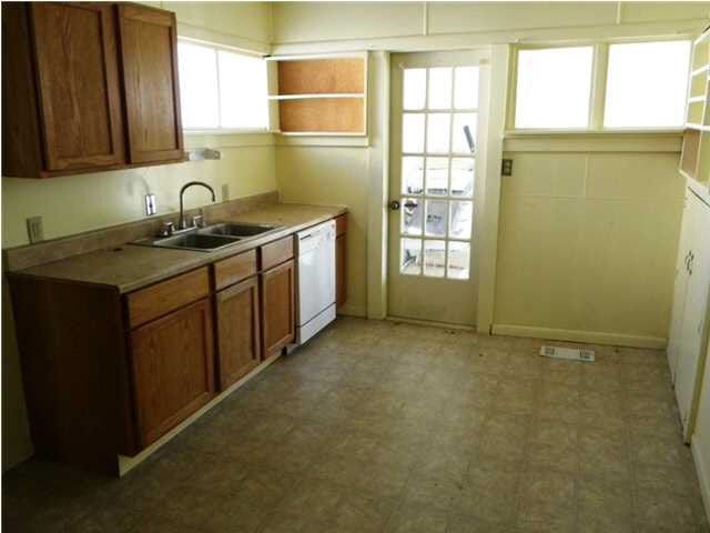 3216 E 2nd, Wichita, KS 67208