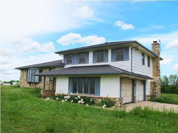 10 S Pony Meadows, Wichita, KS 67232
