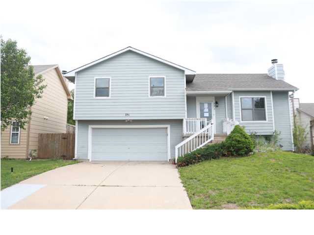 251 W Teal Dr, Derby, KS 67037