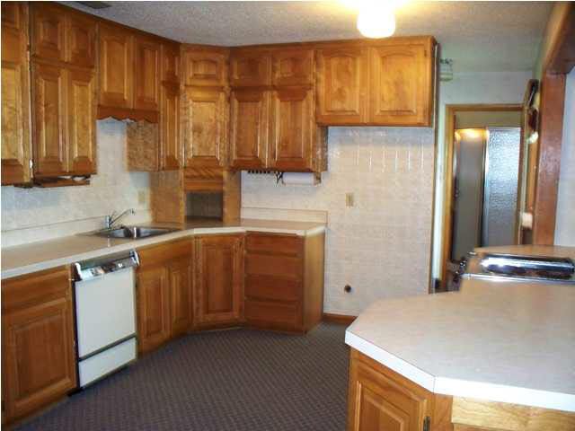 2529 N Halstead St, Wichita, KS 67204