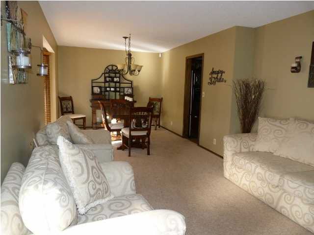 1811 Coliseum Cir, Valley Center, KS 67147