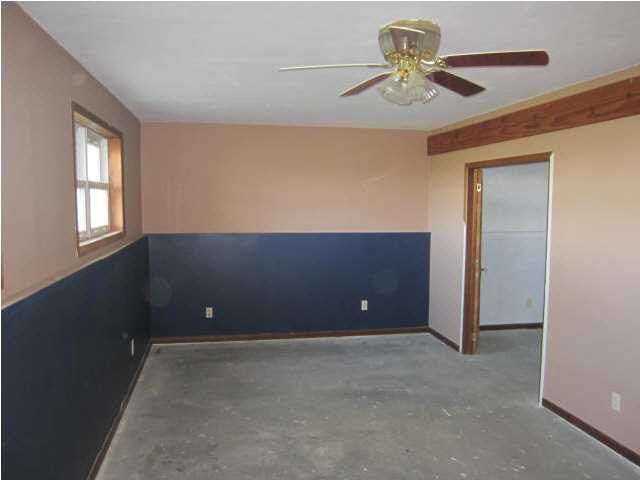 1094 Old Mill Rd, Peabody, KS 66866