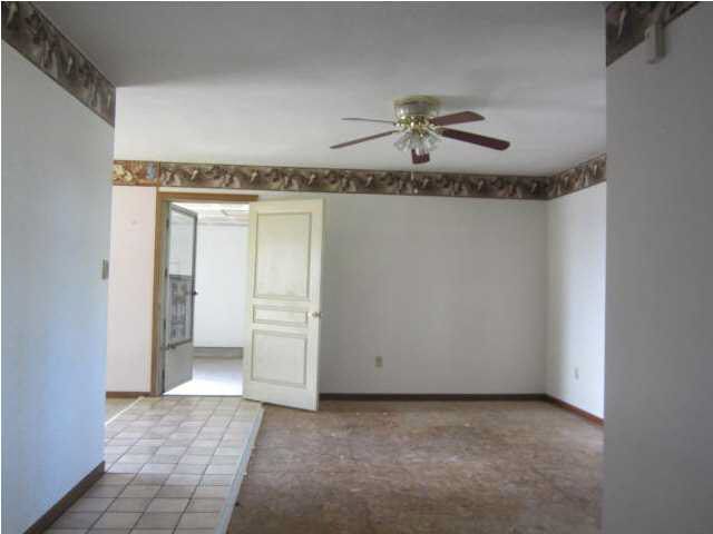 1094 Old Mill Rd, Peabody, KS 66866