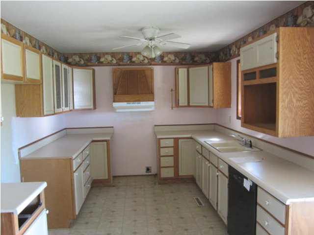 1094 Old Mill Rd, Peabody, KS 66866
