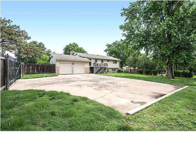 6401 E 10th St N, Wichita, KS 67206