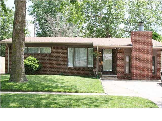 1235 E 31st So, Wichita, KS 67216