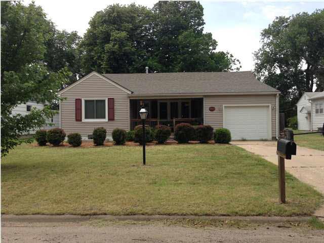 2417 Edgemore, North Newton, KS 67117