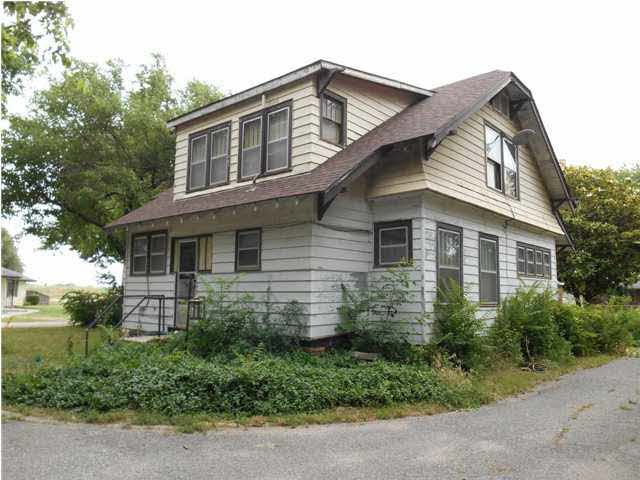 3727 N Armstrong, Wichita, KS 67204