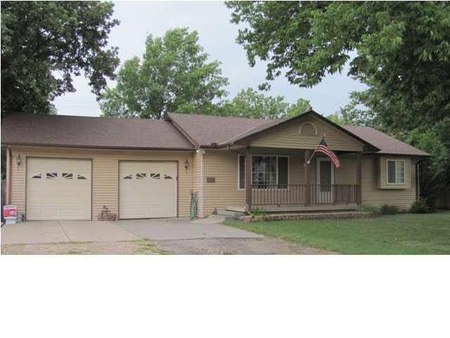 311 N Main, Leon, KS 67074