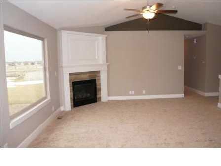 10916 Hampton Lakes Ct, Maize, KS 67101