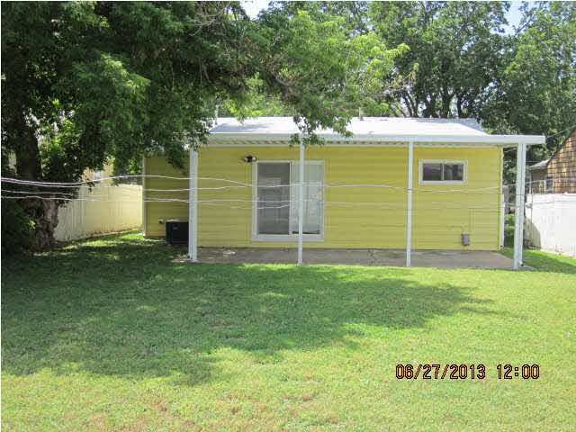 2606 E Mossman St, Wichita, KS 67214