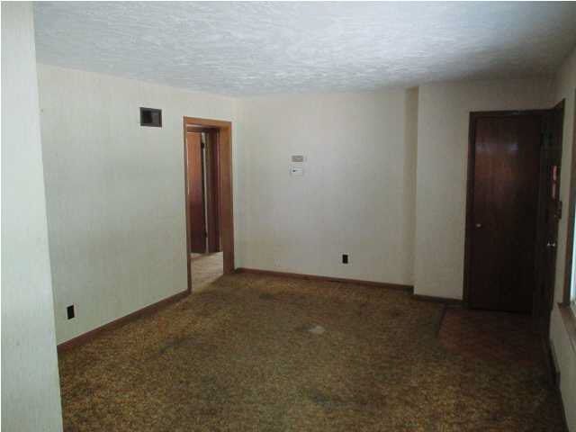 652 S Lexington, Wichita, KS 67218