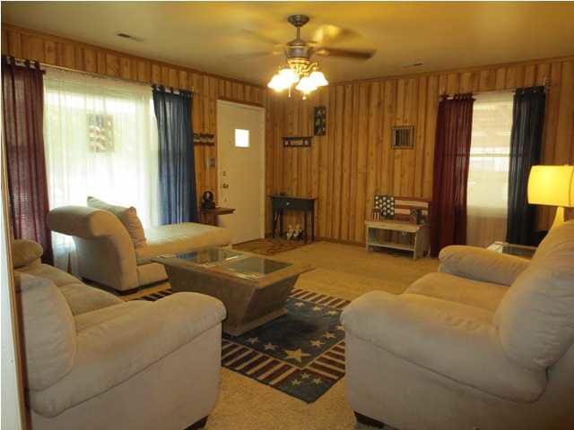 1932 S Pinecrest, Wichita, KS 67218