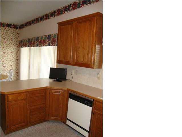 2034 E Country View Dr, Derby, KS 67037