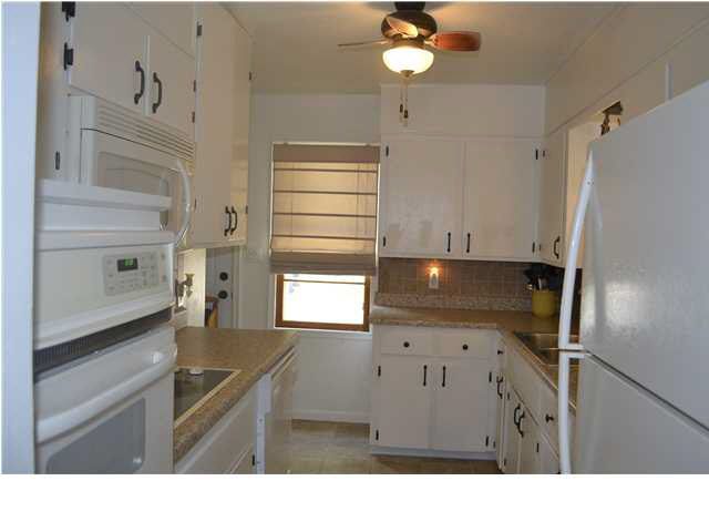 2130 S Elpyco, Wichita, KS 67218