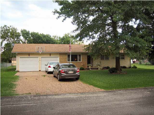 214 S 1st St, Clearwater, KS 67026