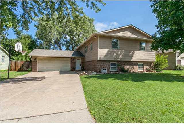 8706 E Wassall St, Wichita, KS 67210