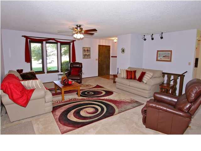 6923 E Newbury Cir, Wichita, KS 67226
