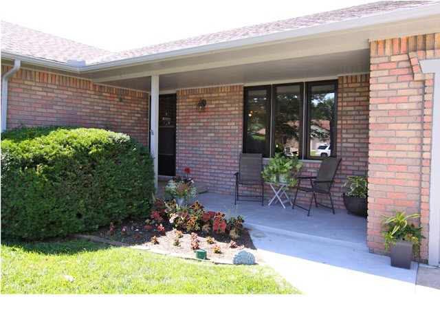 6923 E Newbury Cir, Wichita, KS 67226