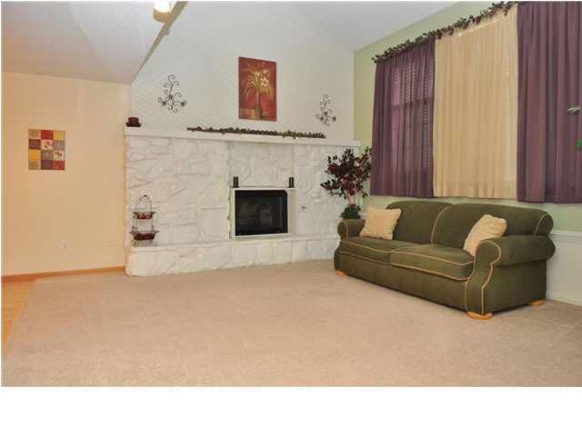 1109 E Redwood Rd, Derby, KS 67037