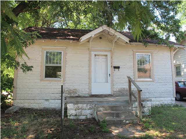 1916 E English, Wichita, KS 67211