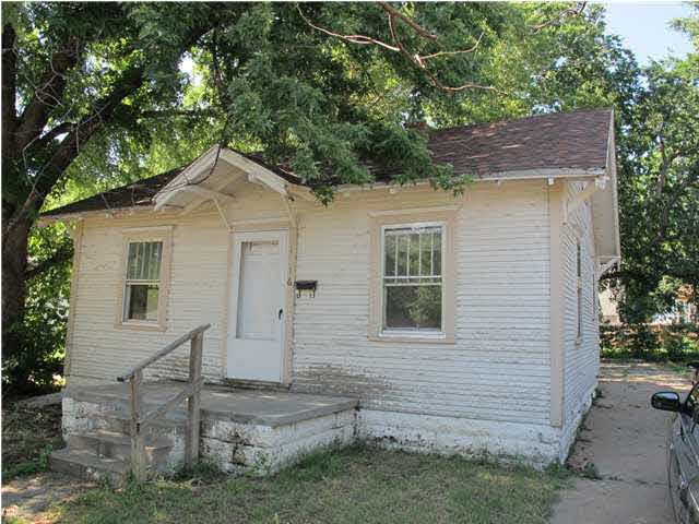 1916 E English, Wichita, KS 67211