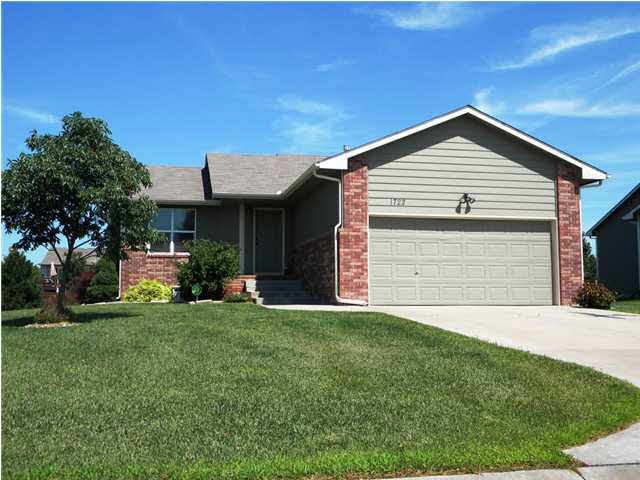 1722 N Pear Tree Ct, Andover, KS 67002