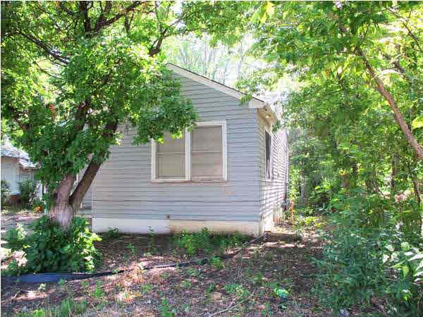 1032 N Grove, Wichita, KS 67214