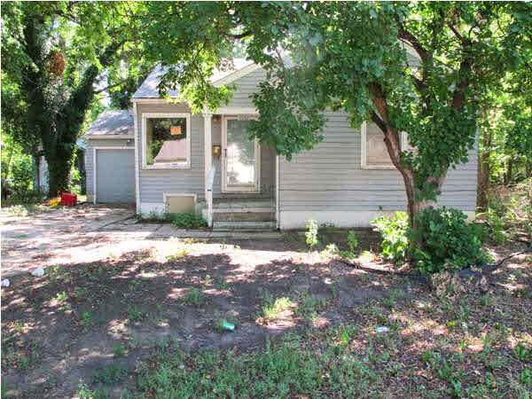 1032 N Grove, Wichita, KS 67214