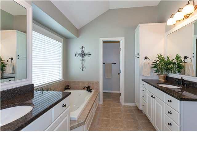 13311 E Edgewood Dr, Wichita, KS 67230