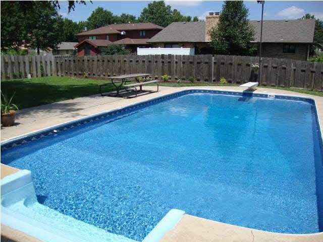 1306 E Deer Trl, Derby, KS 67037