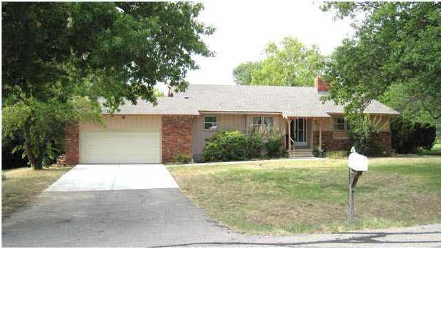 15 N Circle, Mulvane, KS 67110