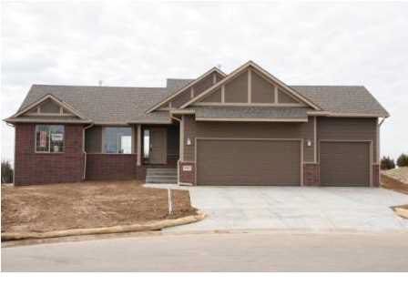 10932 Hampton Lakes Ct, Maize, KS 67101