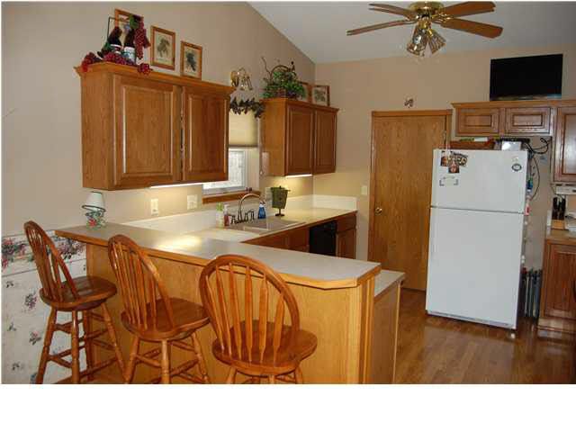 172 S Maple Dunes Ct, Wichita, KS 67235