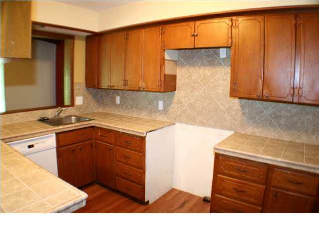 460 Spring Creek Dr, Derby, KS 67037