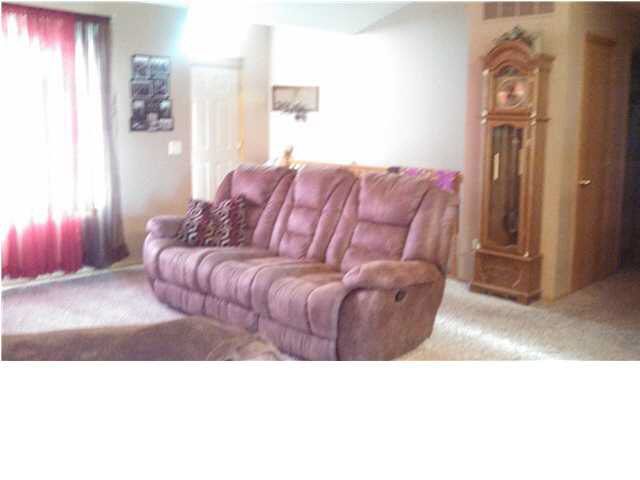 1424 Redbud Ct, Halstead, KS 67056