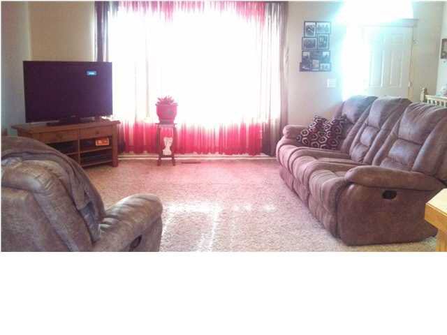 1424 Redbud Ct, Halstead, KS 67056